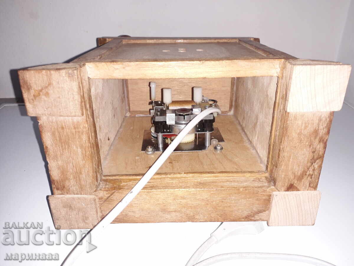 Livrarea CARCASĂ VECHE. MECANISM ELECTRIC Livrarea CARCASĂ VECHE. MECANISM ELECTRIC