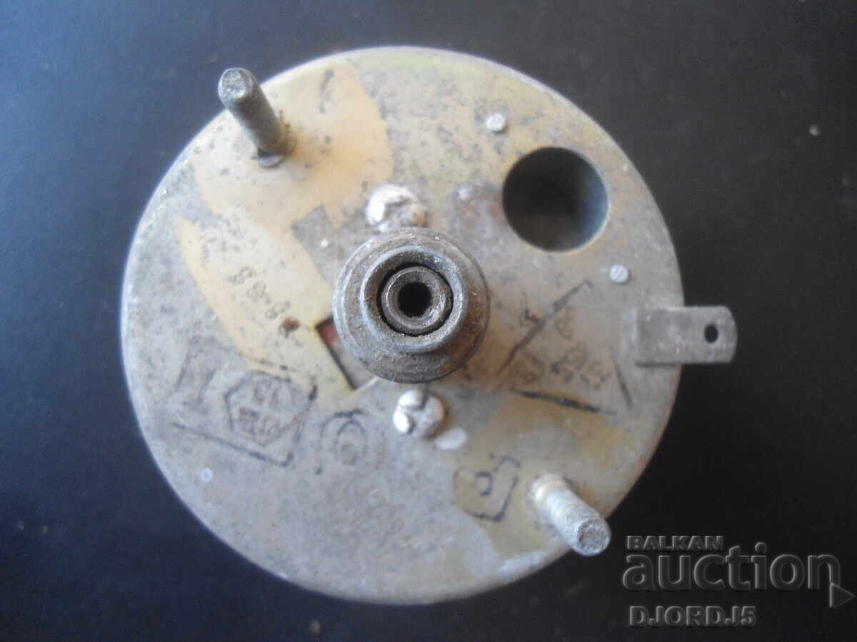Old Russian Car Measuring Instrument with price 10.00 BGN | € 5.11 Old Russian Car Measuring Instrument with price 10.00 BGN | € 5.11