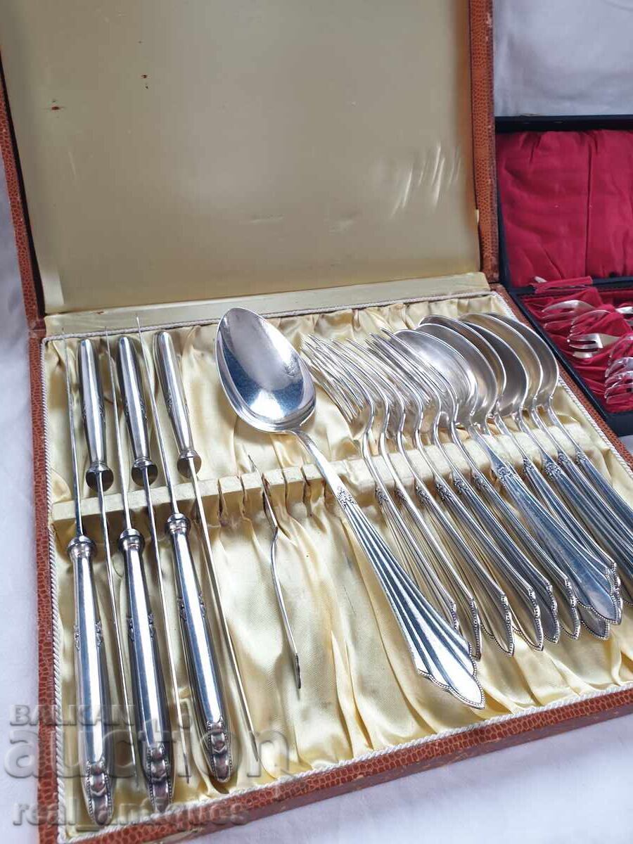 Комплект посребрени прибори WMF с цена 370.00 лв. | € 189.18