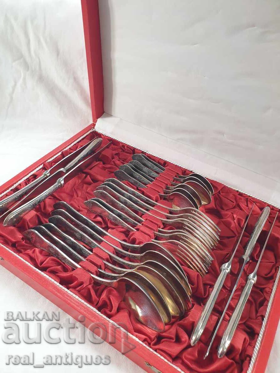 Set of silver plated utensils