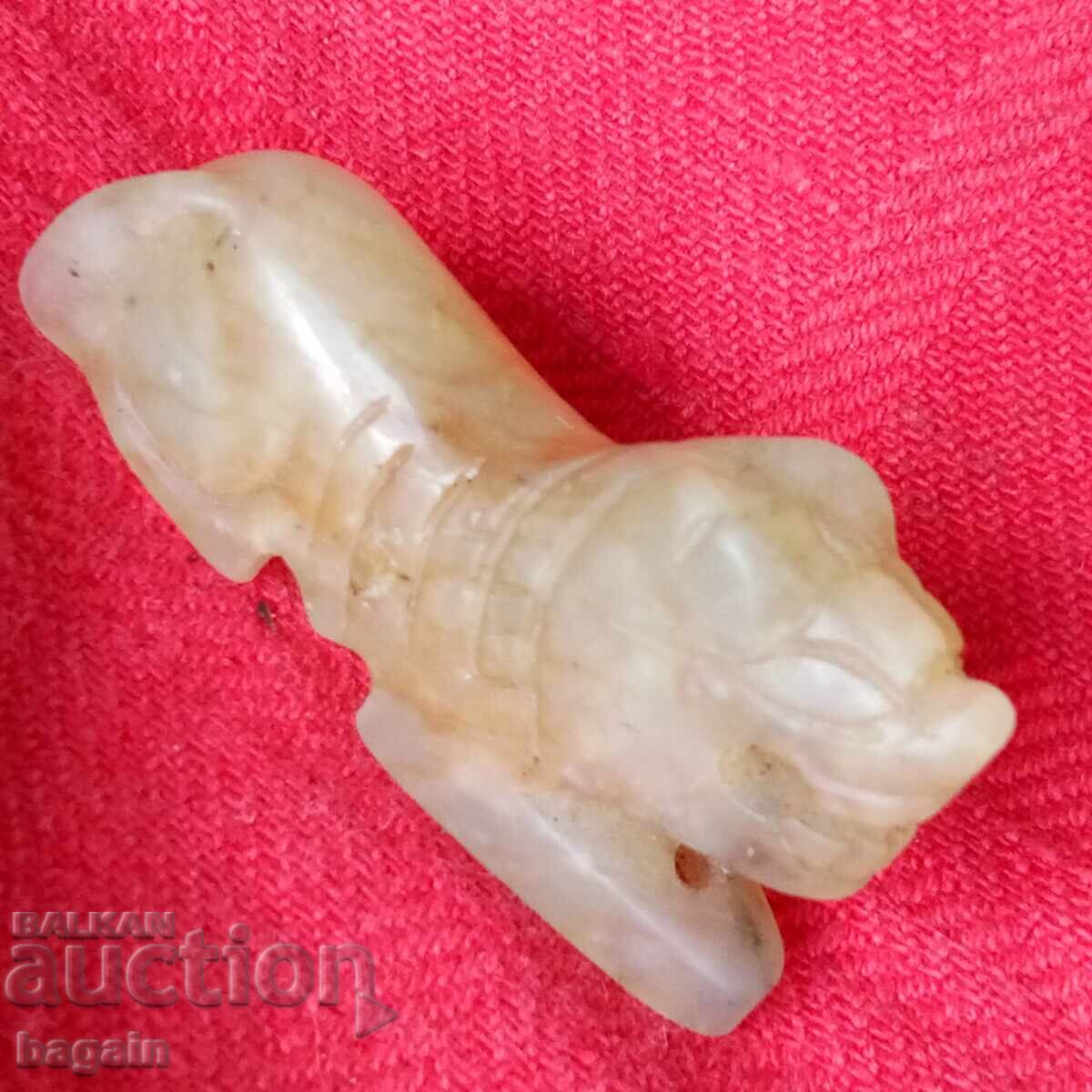 Αρχαίο κινέζικο φυλαχτό από νεφρίτη με τιμή 70.00 BGN | € 35.79