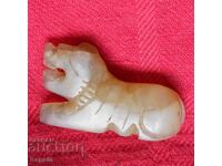 Antic amulet chinezesc din jad