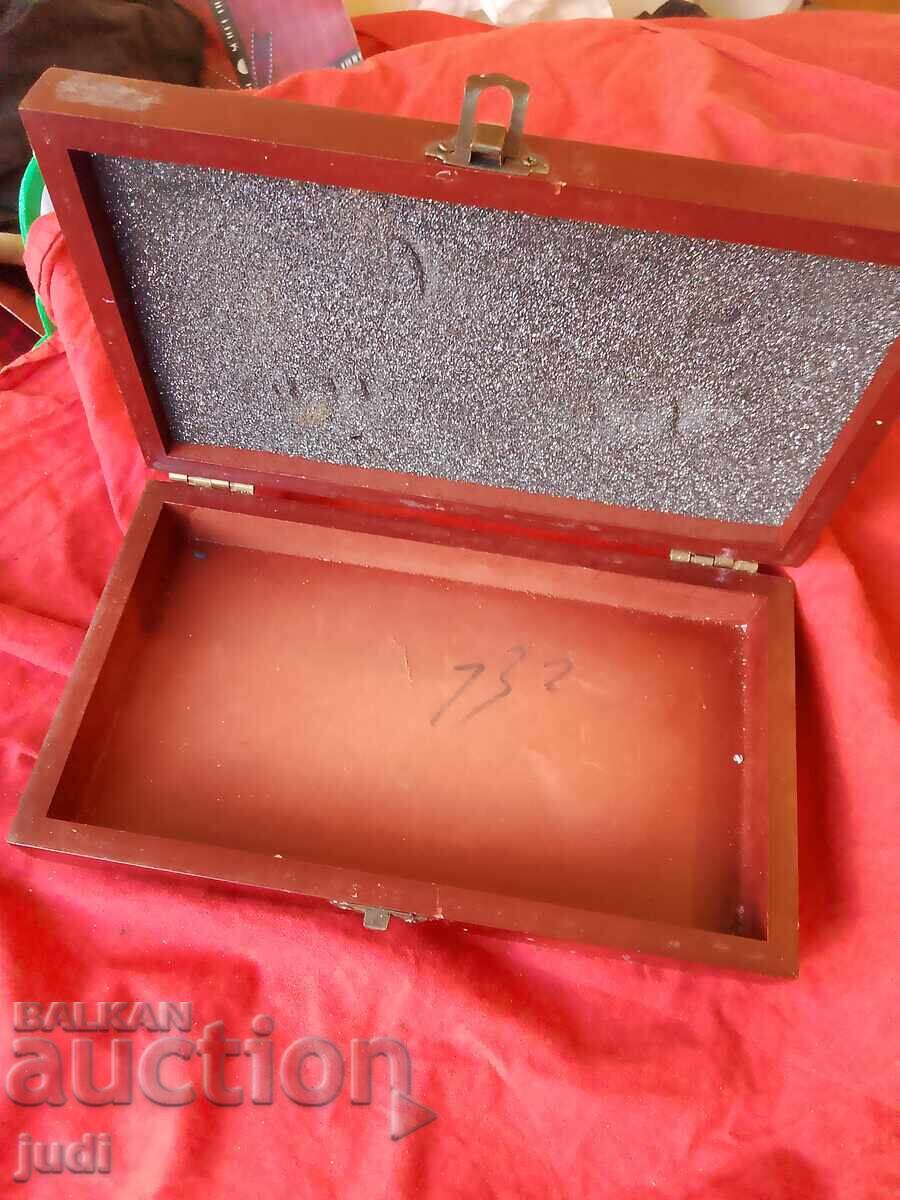 Τρίτο Ράιχ φανταστικό ξύλινο κουτί με τιμή 40.00 BGN | € 20.45