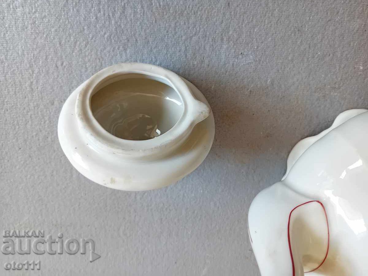 Delivery of OLD PORCELAIN CAN Delivery of OLD PORCELAIN CAN