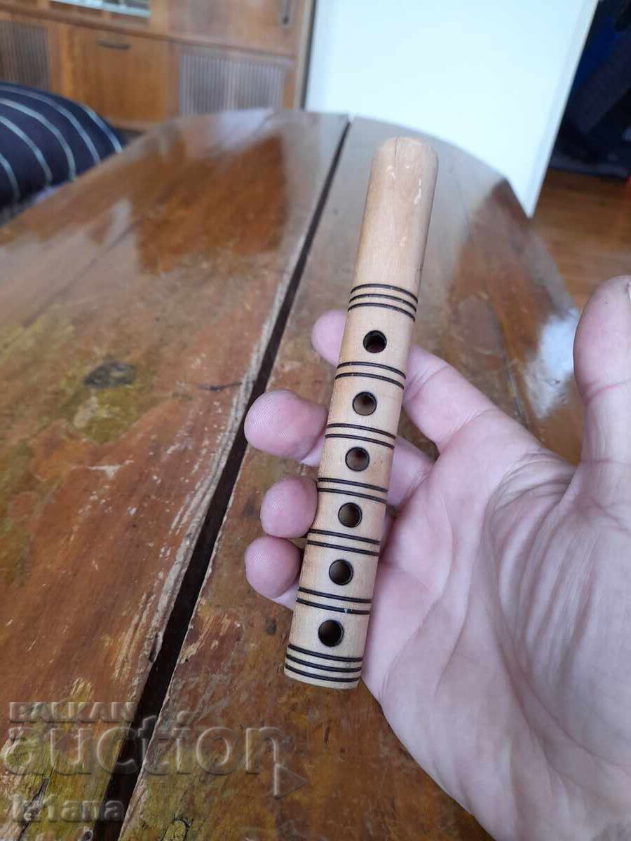 Δημοπρασία Παλιό ράσκυλο, ντουντουκ, σφυρίχτρα