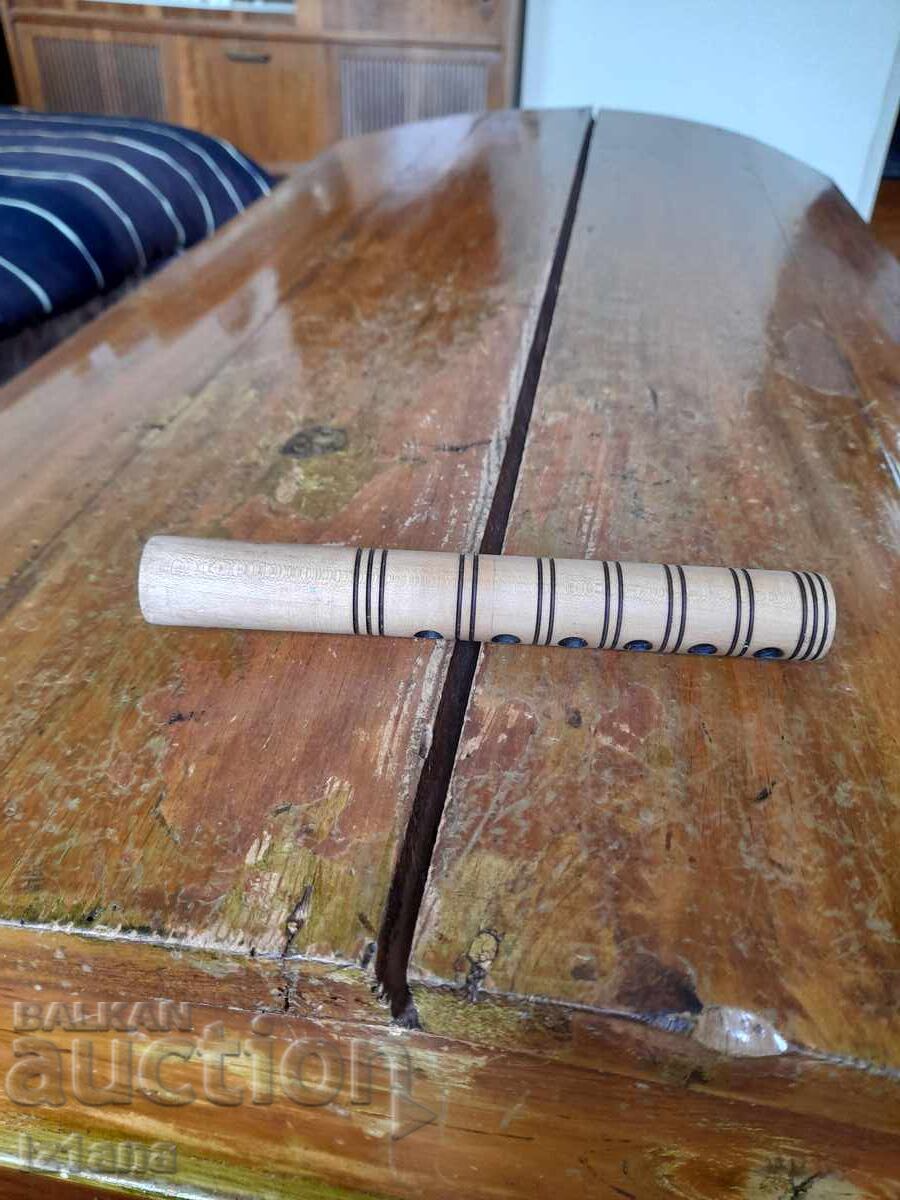 Παλιό ράσκυλο, ντουντουκ, σφυρίχτρα