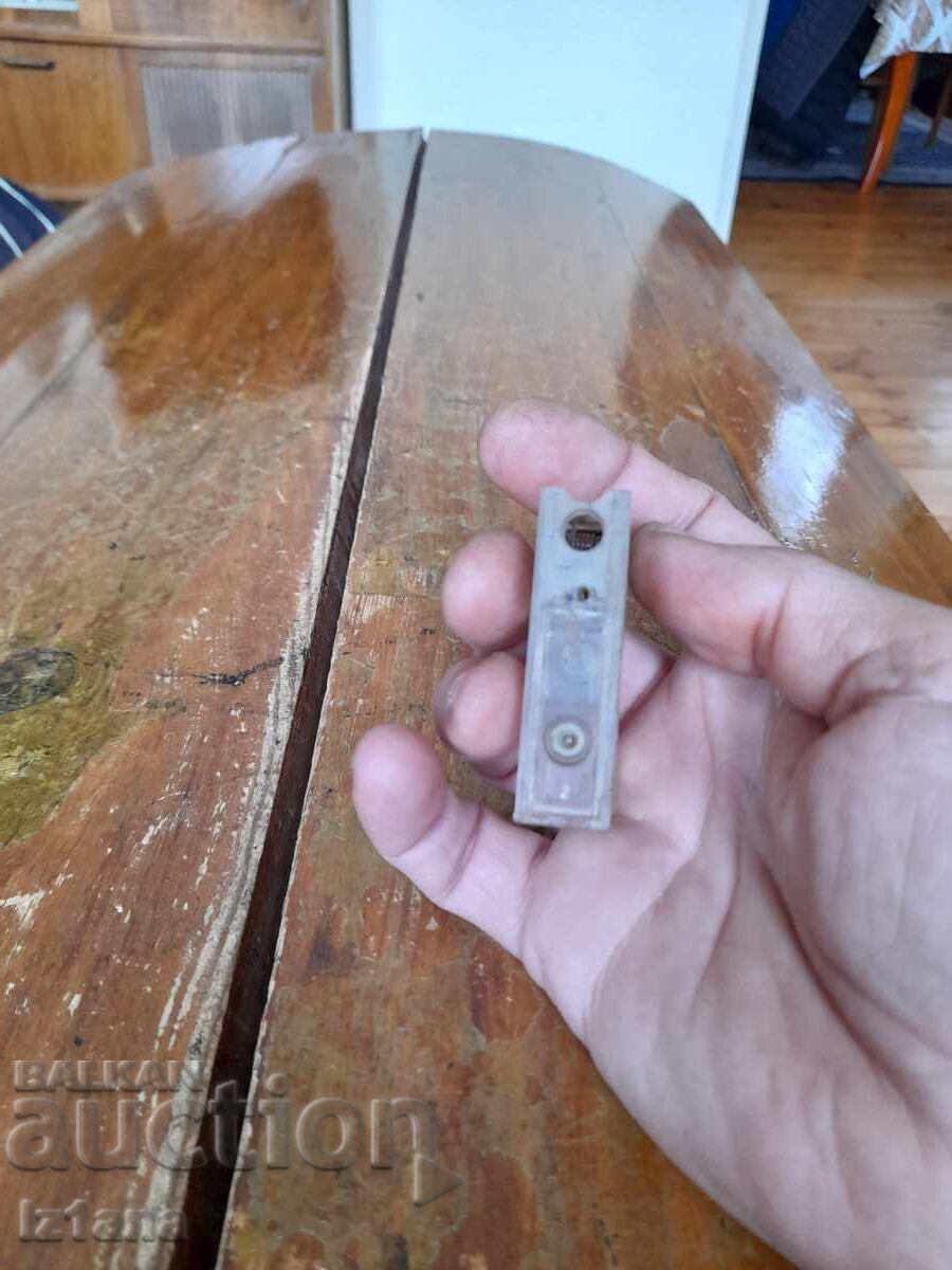 Delivery of An old lighter