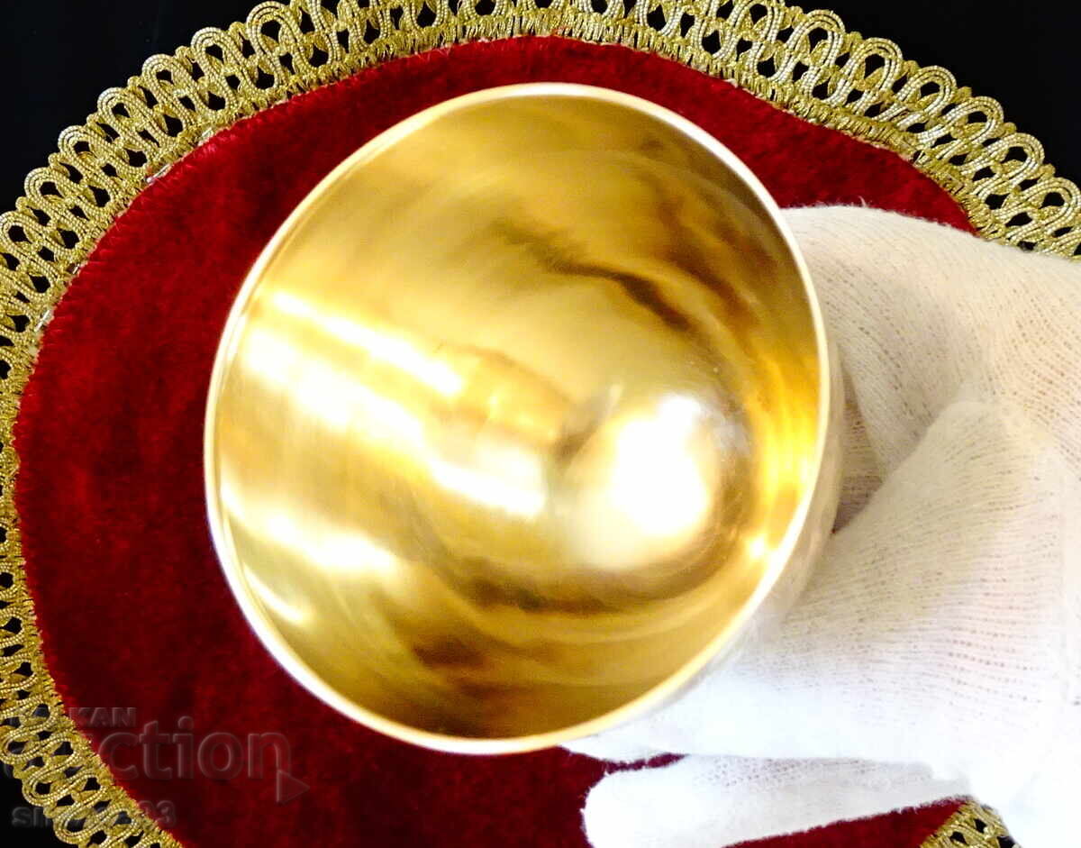 Аукцион Бронзова чаша за уиски,гравирана.