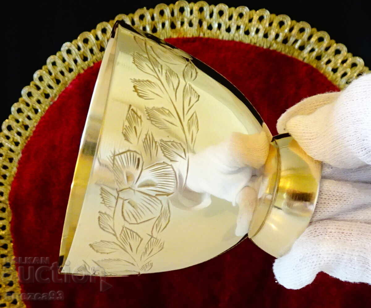 Бронзова чаша за уиски,гравирана. - 6