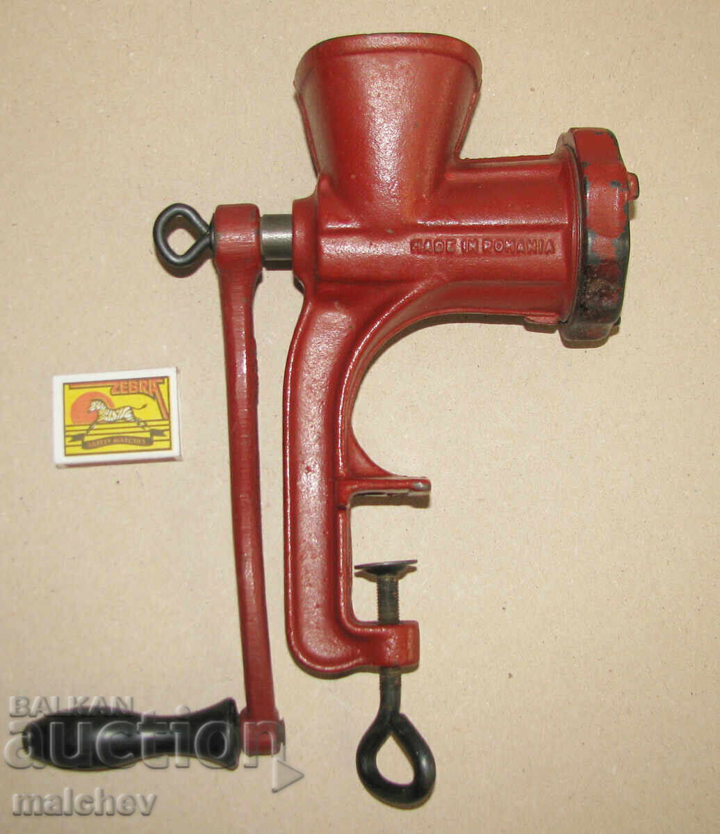 Râșniță manuală tocător de carne tocător de carne rum. nr. 8, excelentă cu preț 20.00 BGN | € 10.23