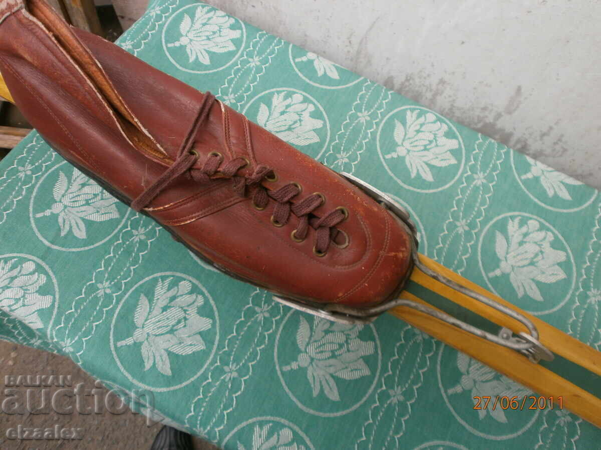 Auction Very rare Strela skis USSR Auction Very rare Strela skis USSR