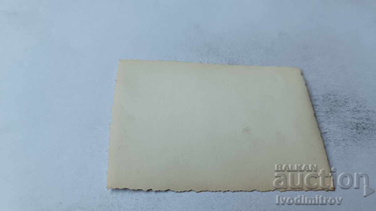 Foto Fată tânără pe plajă cu preț 1.85 BGN | € 0.95 Foto Fată tânără pe plajă cu preț 1.85 BGN | € 0.95