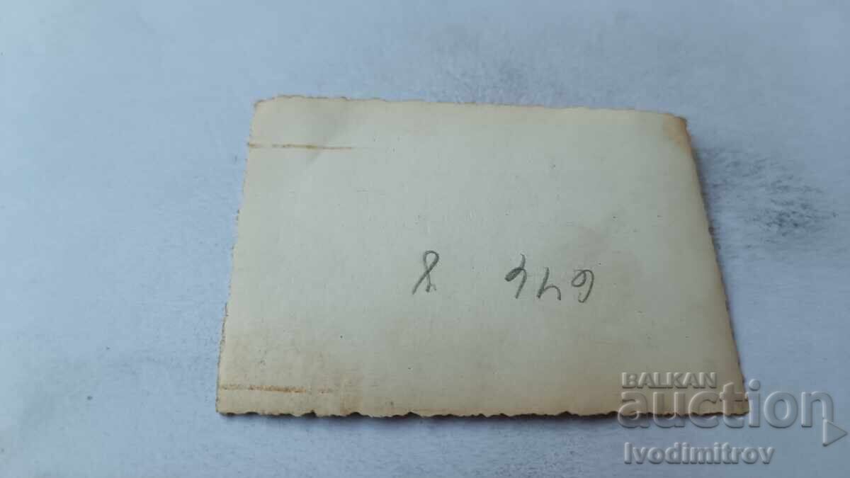 Φωτογραφία Νεαρό κορίτσι στην παραλία με τιμή 1.85 BGN | € 0.95