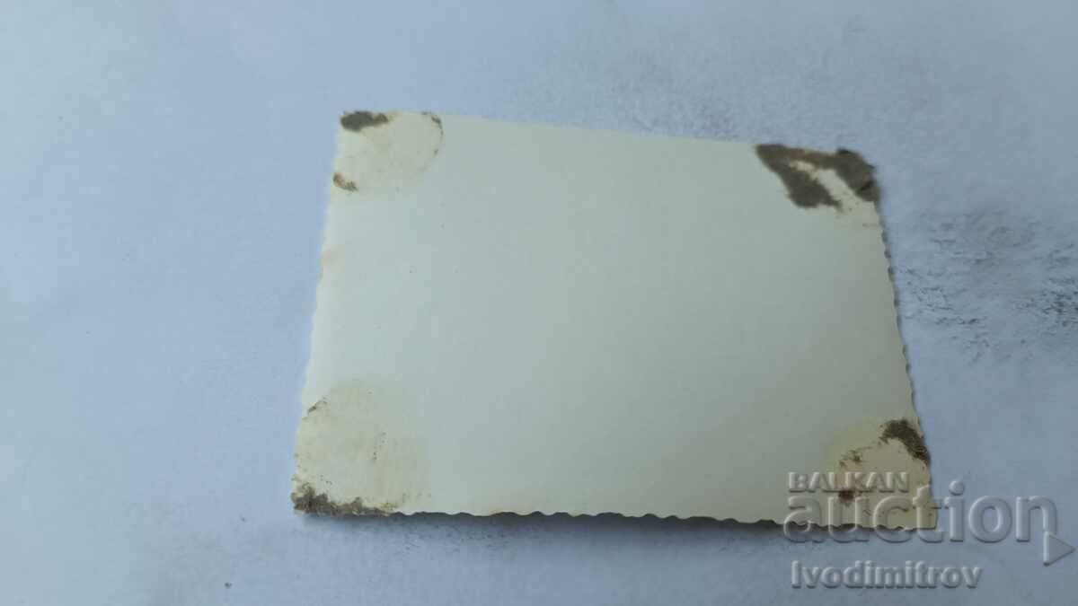 Fotografie Două fete tinere pe plajă cu preț 1.65 BGN | € 0.84