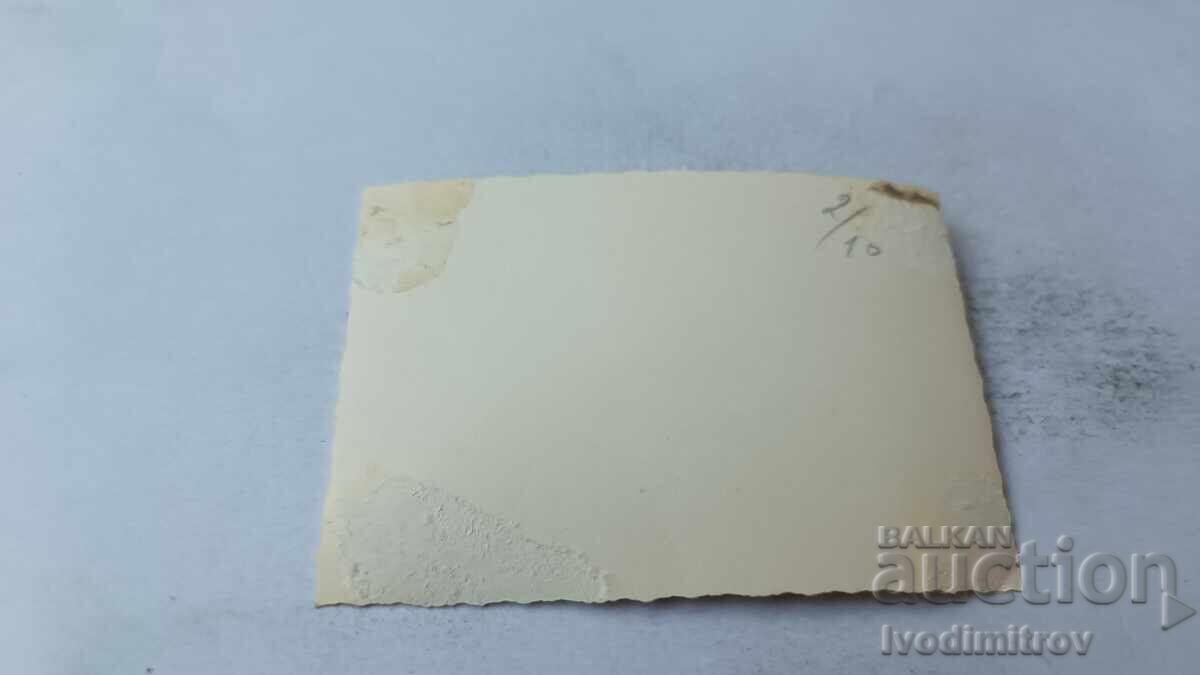 Φωτογραφία Δύο γυναίκες αγόρι και κορίτσι στην παραλία με τιμή 1.45 BGN | € 0.74 Φωτογραφία Δύο γυναίκες αγόρι και κορίτσι στην παραλία με τιμή 1.45 BGN | € 0.74