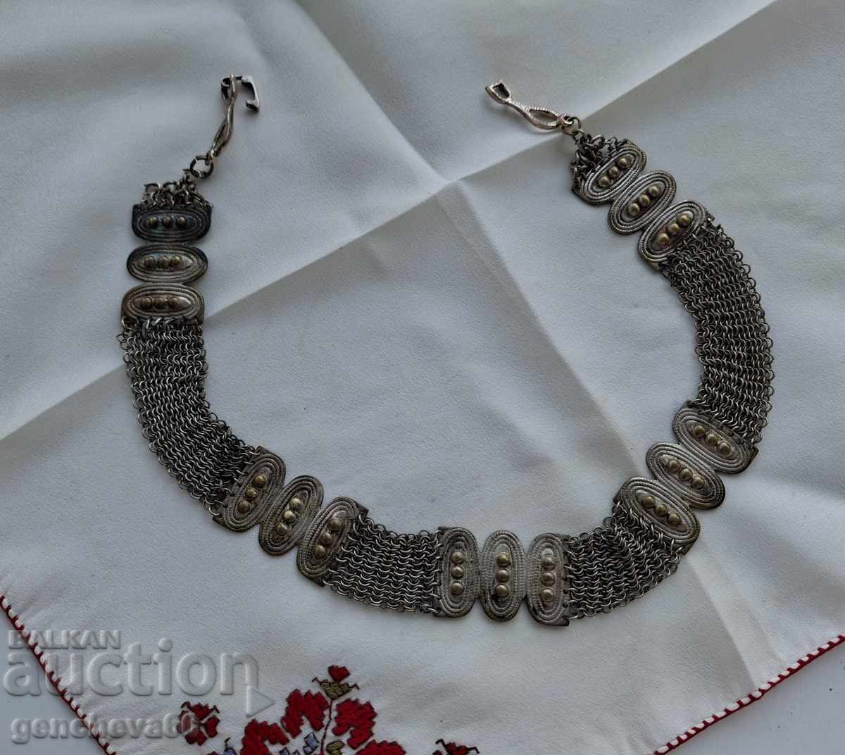 Αναγεννησιακό σατσιανένι κόσμημα κολιέ, σκύλα (ή σκυλίτσα) με τιμή 150.00 BGN | € 76.69 Αναγεννησιακό σατσιανένι κόσμημα κολιέ, σκύλα (ή σκυλίτσα) με τιμή 150.00 BGN | € 76.69