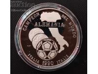 Silver WRONG Coat of Arms 5 Pesos World Cup 1990 Cuba
