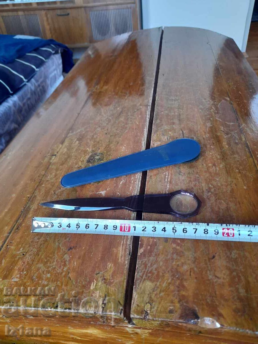 Licitație Lupă veche, cuțit pentru scrisori