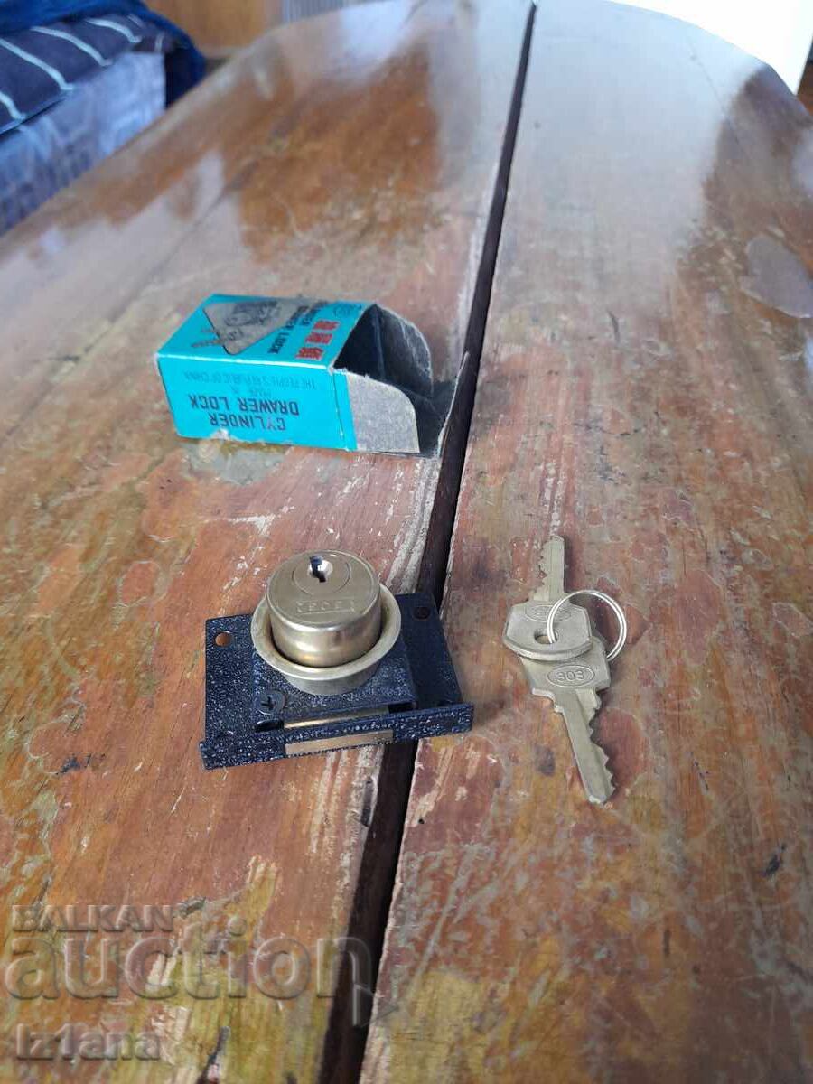 Licitație Lacăt vechi, lacăt Licitație Lacăt vechi, lacăt