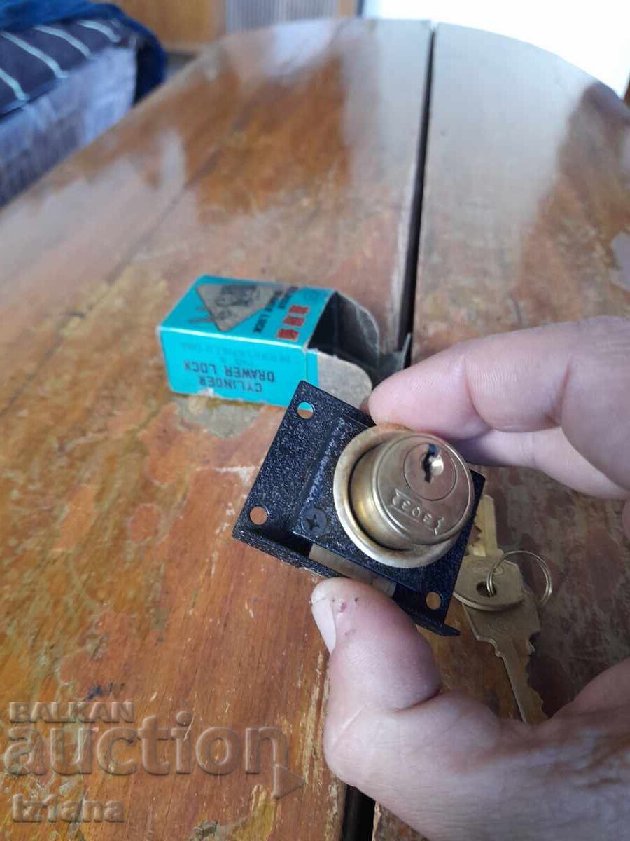 Livrarea Lacăt vechi, lacăt Livrarea Lacăt vechi, lacăt