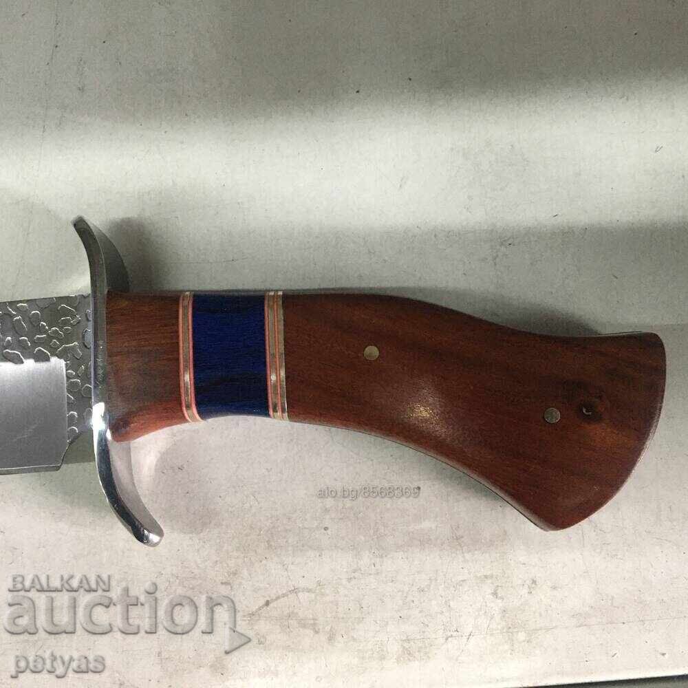 Stable and heavy hunting knife, 180x315 with price 33.50 BGN | € 17.13