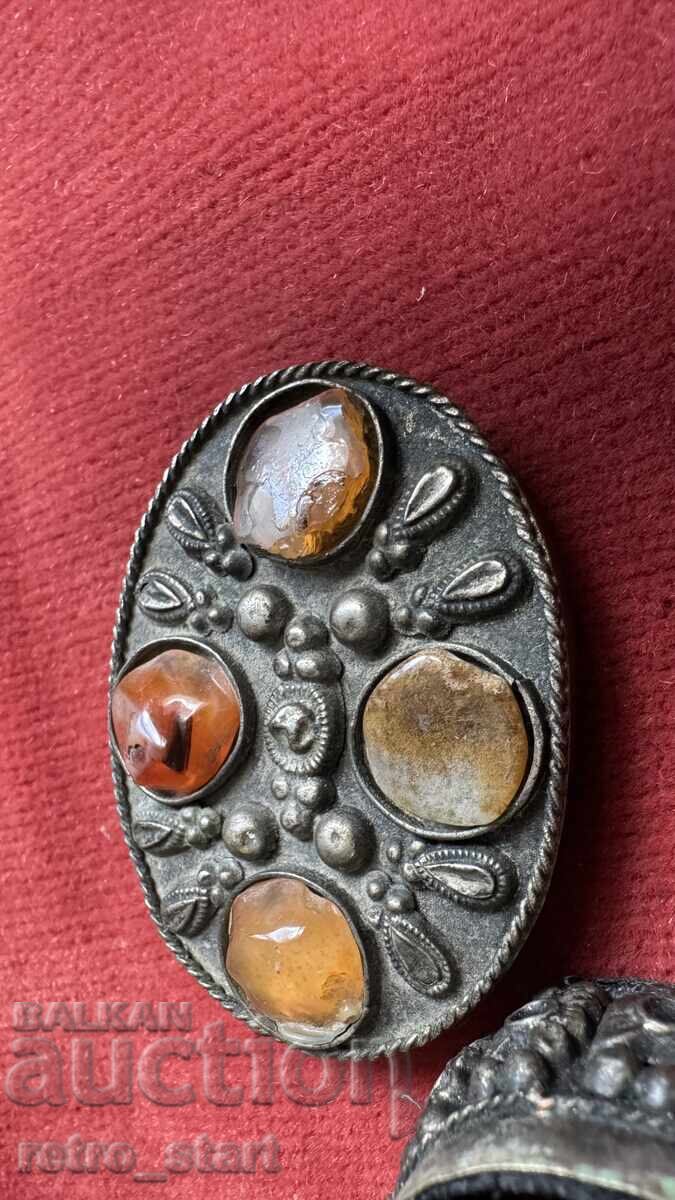 Mica cutie pentru bijuterii cu preț 12.00 BGN | € 6.14 Mica cutie pentru bijuterii cu preț 12.00 BGN | € 6.14