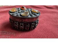 Mica cutie pentru bijuterii