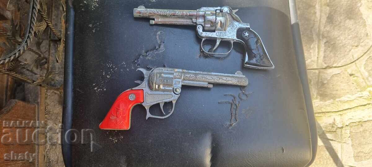 Стари пистолети с капси