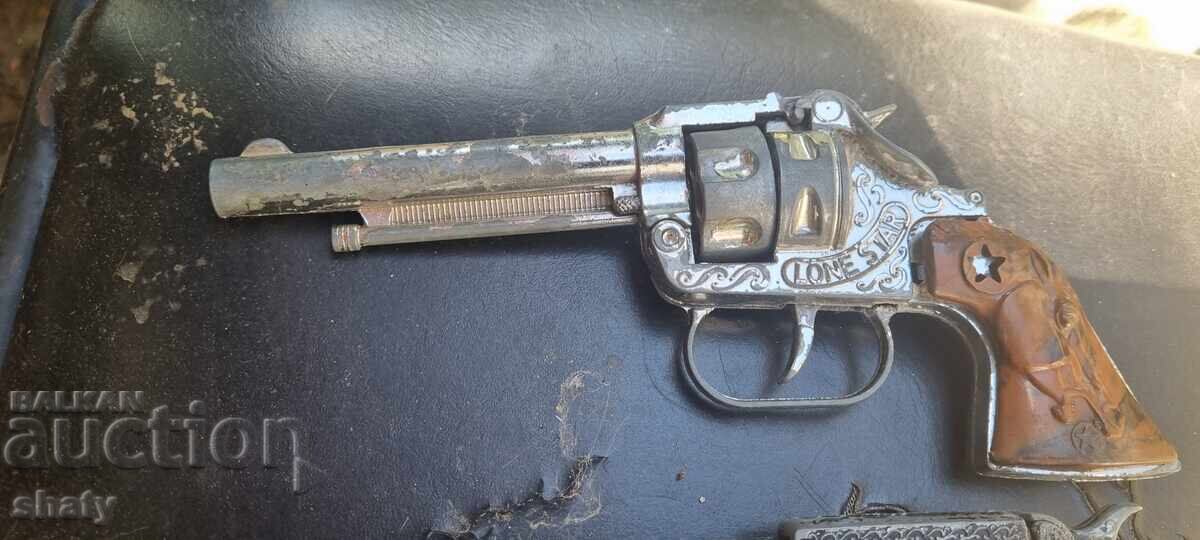 Доставка на Стари пистолети с капси