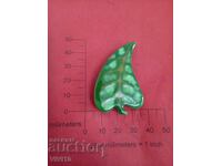 Старинна брошка емаил