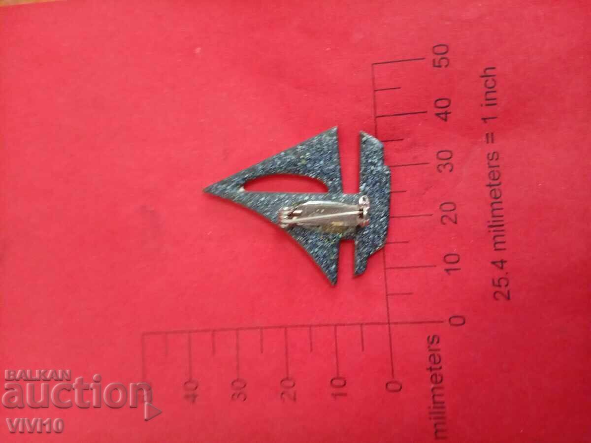 Broșă veche email cu preț 30.00 BGN | € 15.34