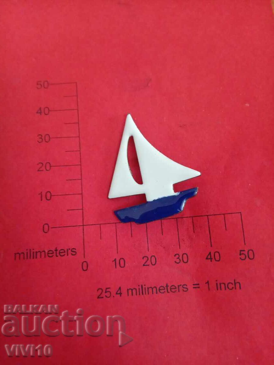 Старинна брошка емаил