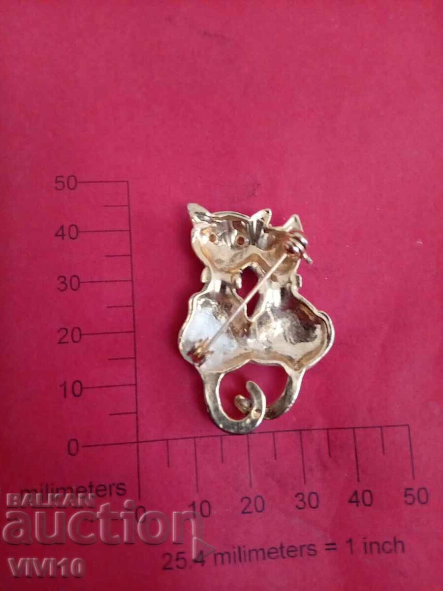 Antique enamel brooch with stones with price € 15.34 | 30.00 BGN Antique enamel brooch with stones with price € 15.34 | 30.00 BGN