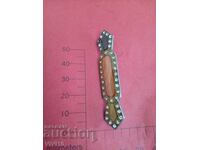 Αρχαία καρφίτσα με σμάλτο και πέτρες