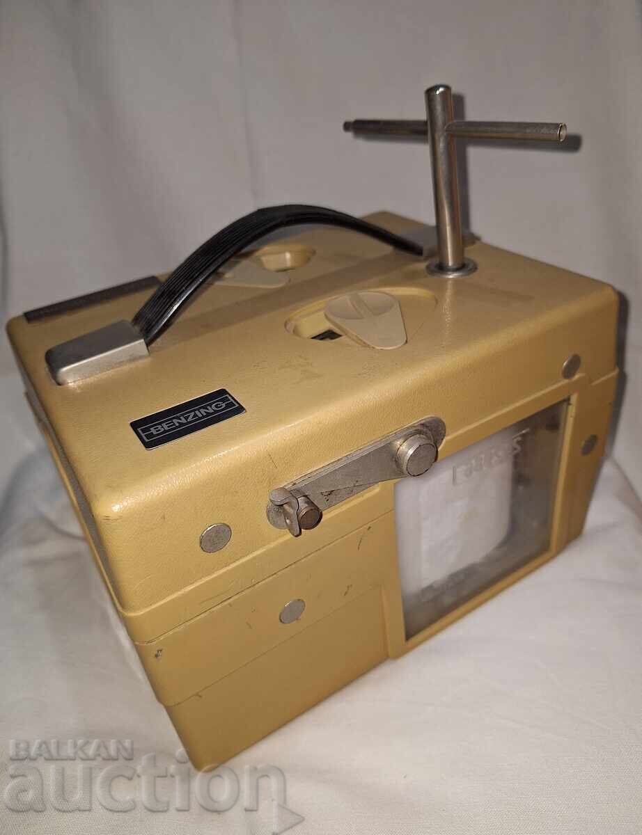 Auction Pigeon Racing Clock - Benzing Auction Pigeon Racing Clock - Benzing