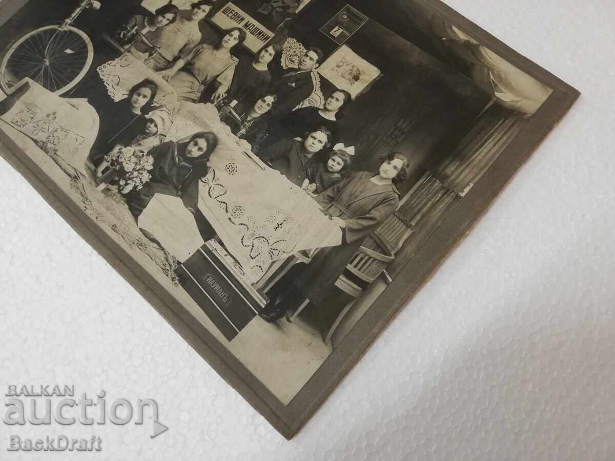 Auction Old Royal Photo Sewing Machines Naumann, Naumman, Naumann Auction Old Royal Photo Sewing Machines Naumann, Naumman, Naumann