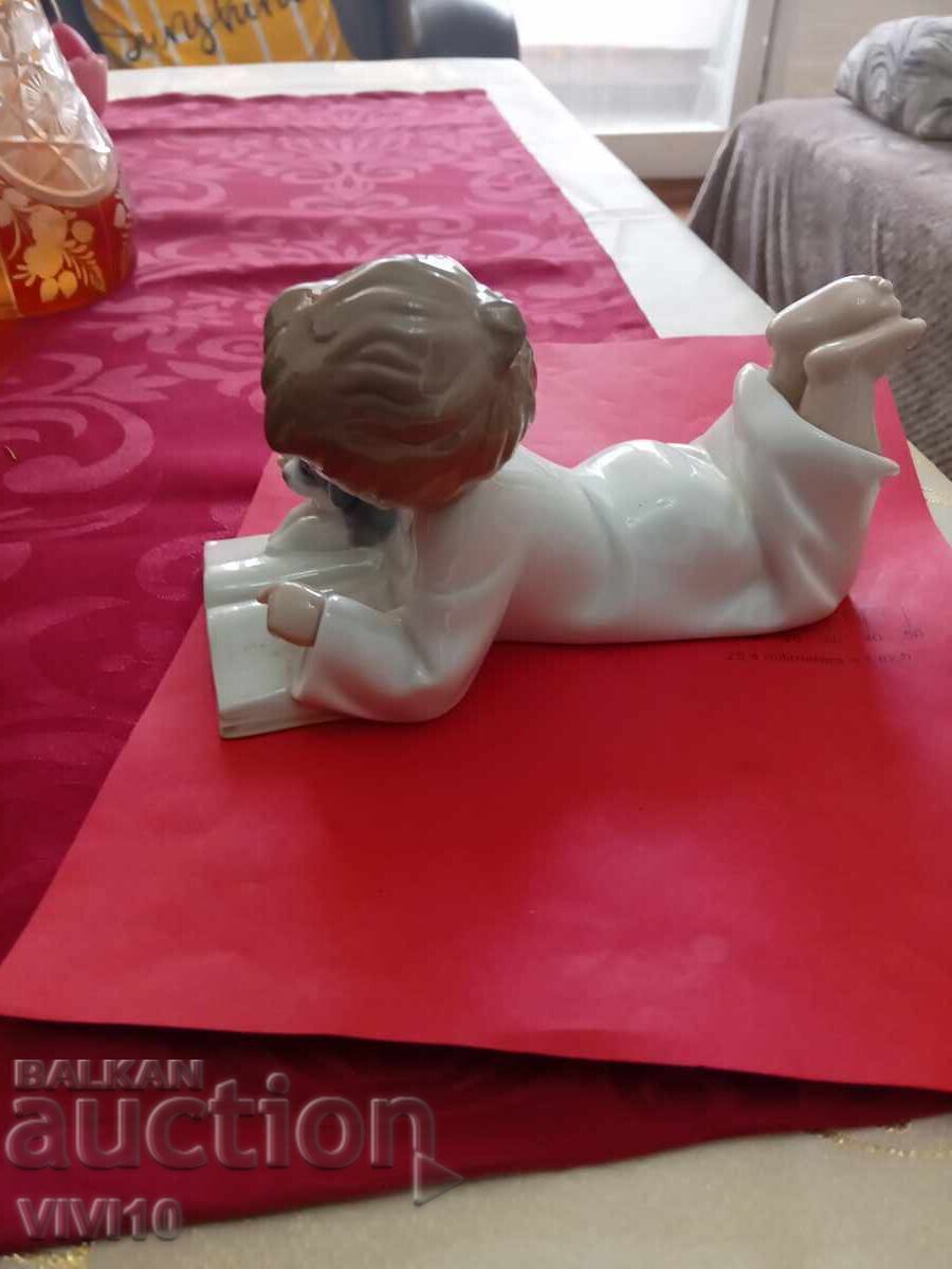 Αρχαίο πορσελάνινο ειδώλιο, με σήμανση με τιμή 100.00 BGN | € 51.13