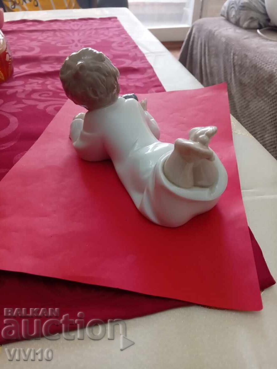 Аукцион Старинна порцеланова фигура ,маркирана