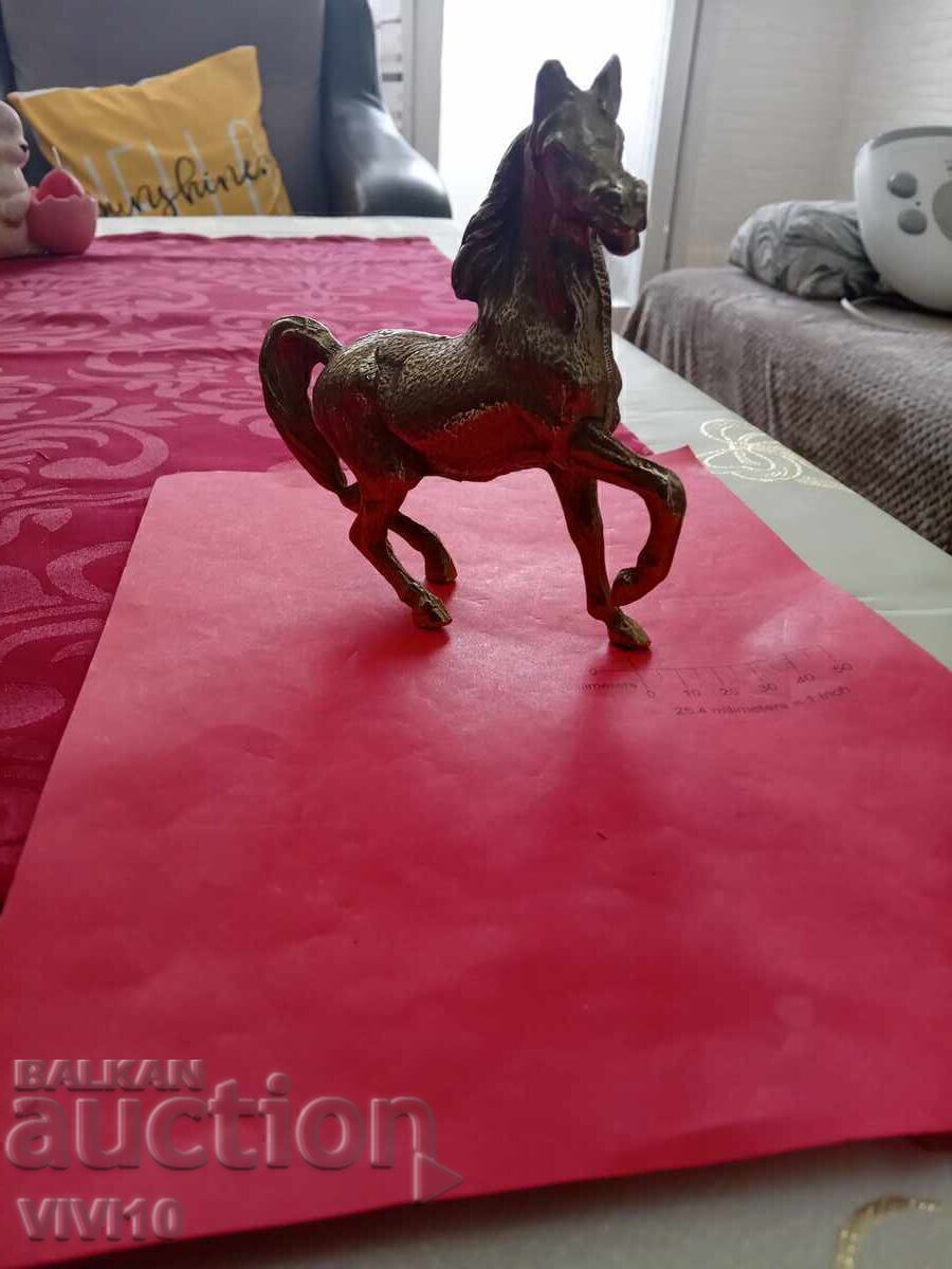 Старинна фигура на кон,материал бронз Старинна фигура на кон,материал бронз