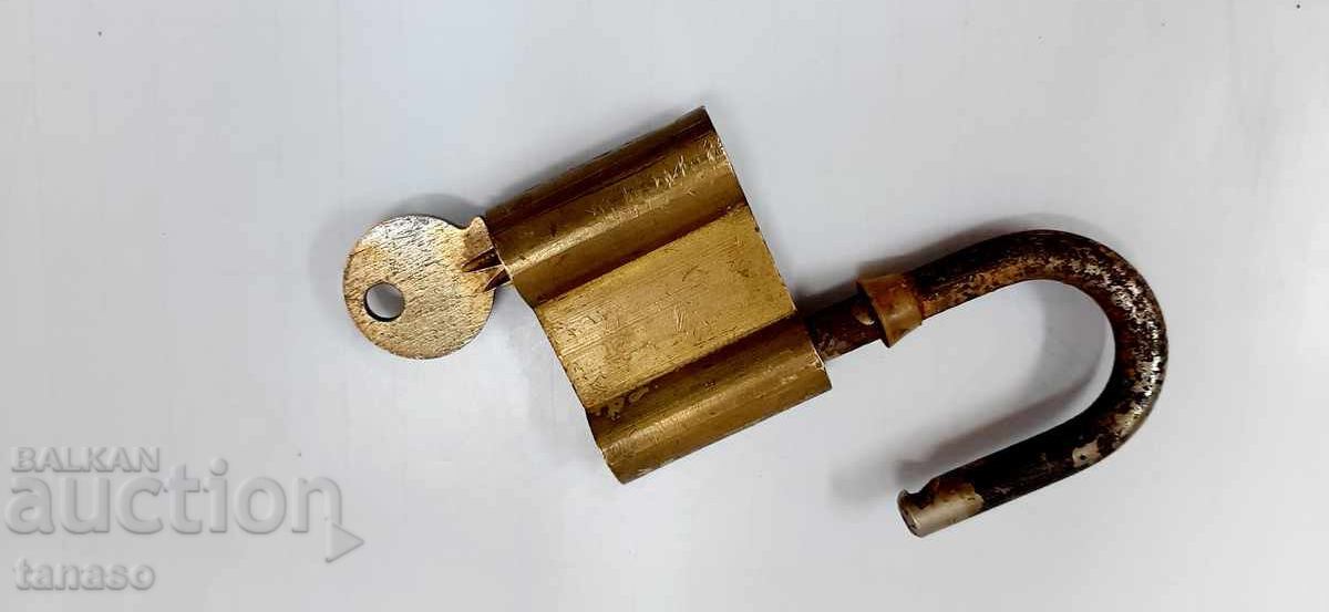 Аукцион Стар катинар с ключ(1.5) Аукцион Стар катинар с ключ(1.5)