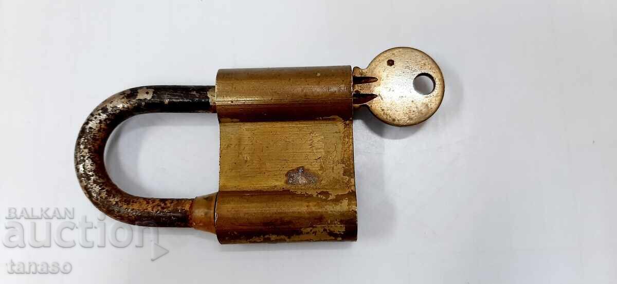 Стар катинар с ключ(1.5) Стар катинар с ключ(1.5)