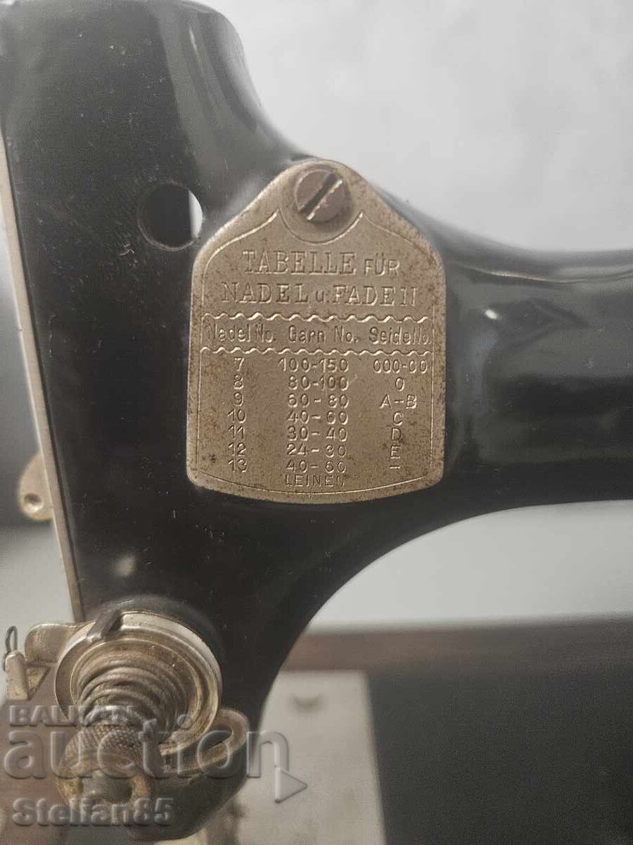 Hand-crank sewing machine - 7 Hand-crank sewing machine - 7