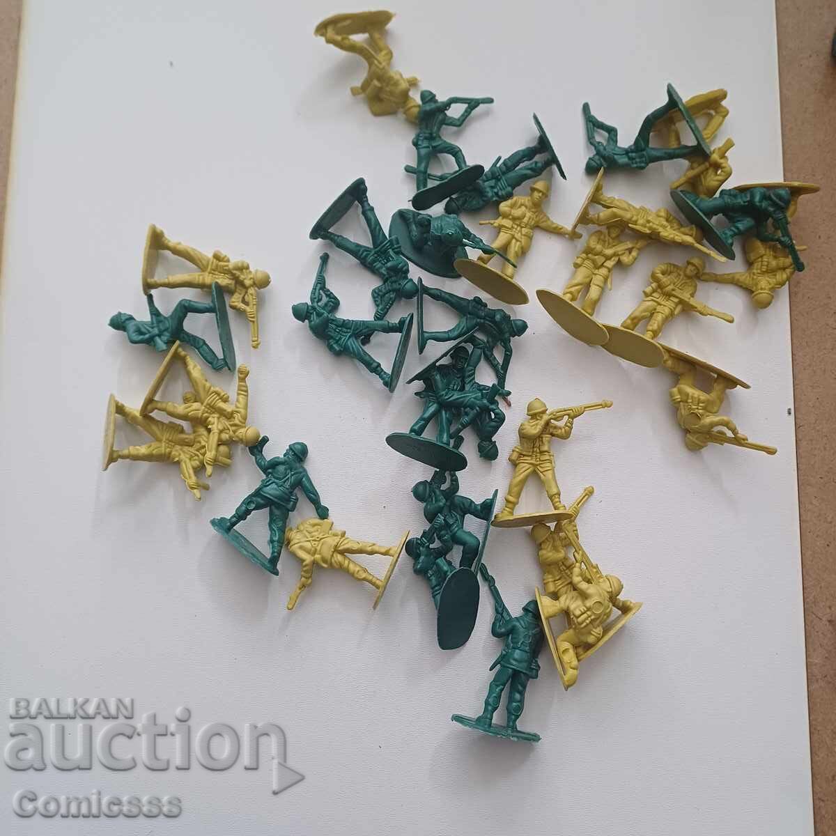 Войници пластмасови Войници пластмасови