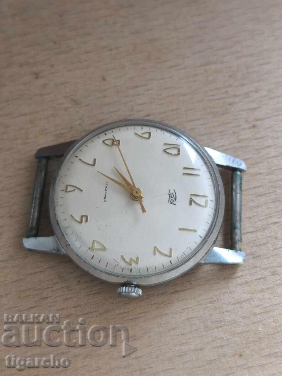 Ceas de damă Zarya cu preț 30.00 BGN | € 15.34 Ceas de damă Zarya cu preț 30.00 BGN | € 15.34