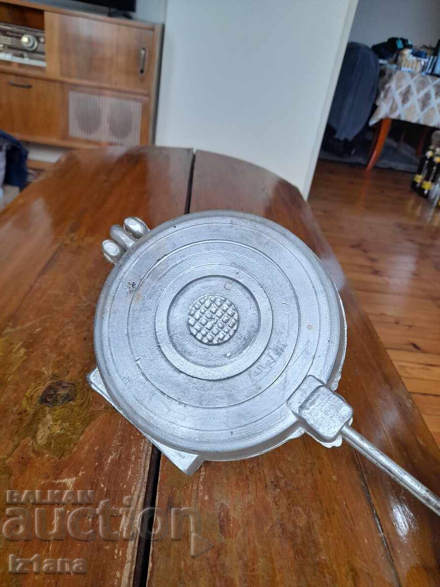 Δημοπρασία Παλιά συσκευή, φόρμα για ψήσιμο γλυκών, Ξηροί καρποί