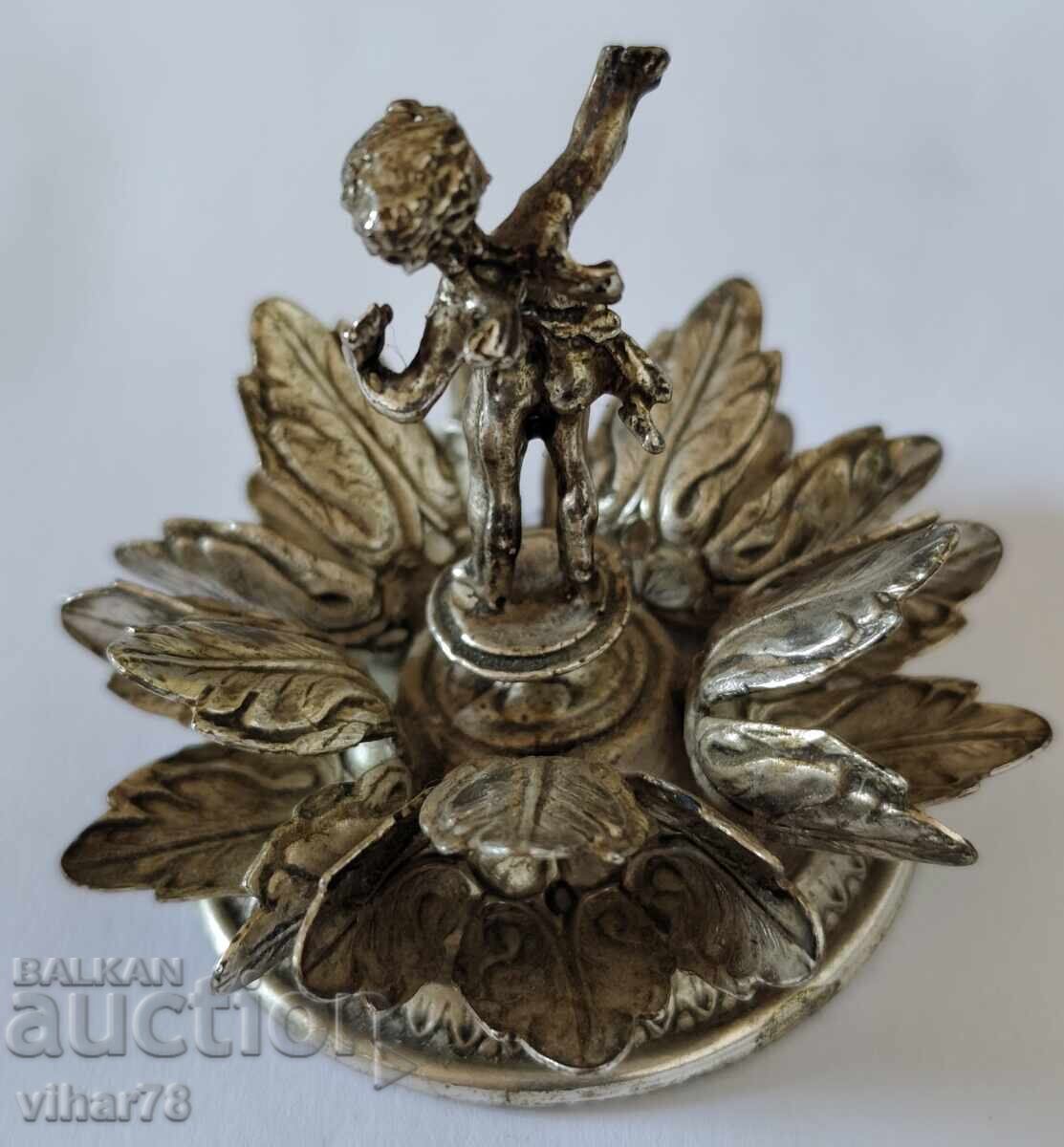 Auction Statuette-figure Auction Statuette-figure