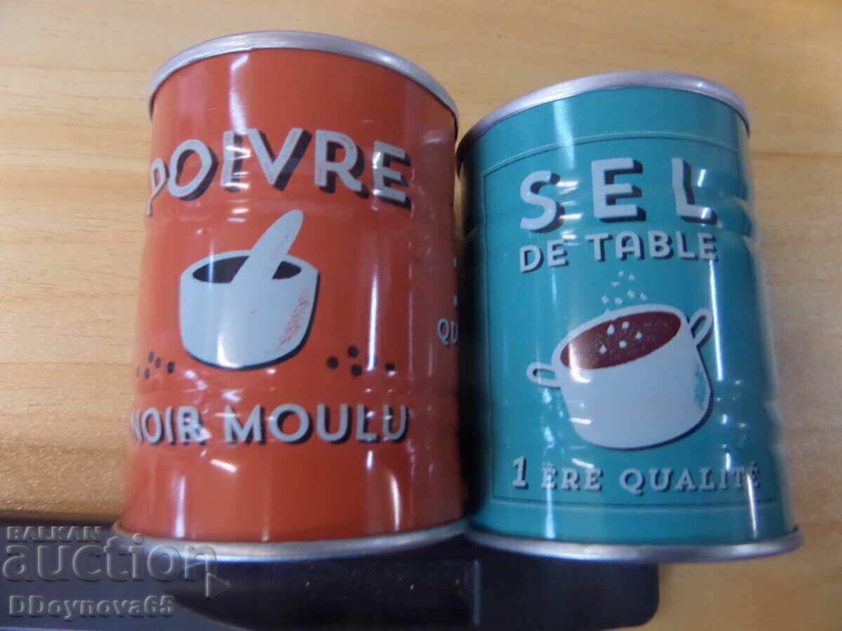 Licitație Set original de solniță și piperniță