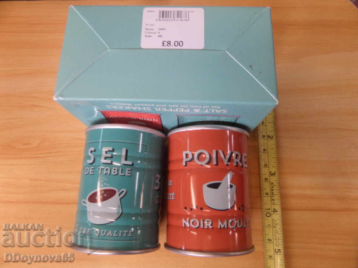 Salt and pepper shakers - original set - 6