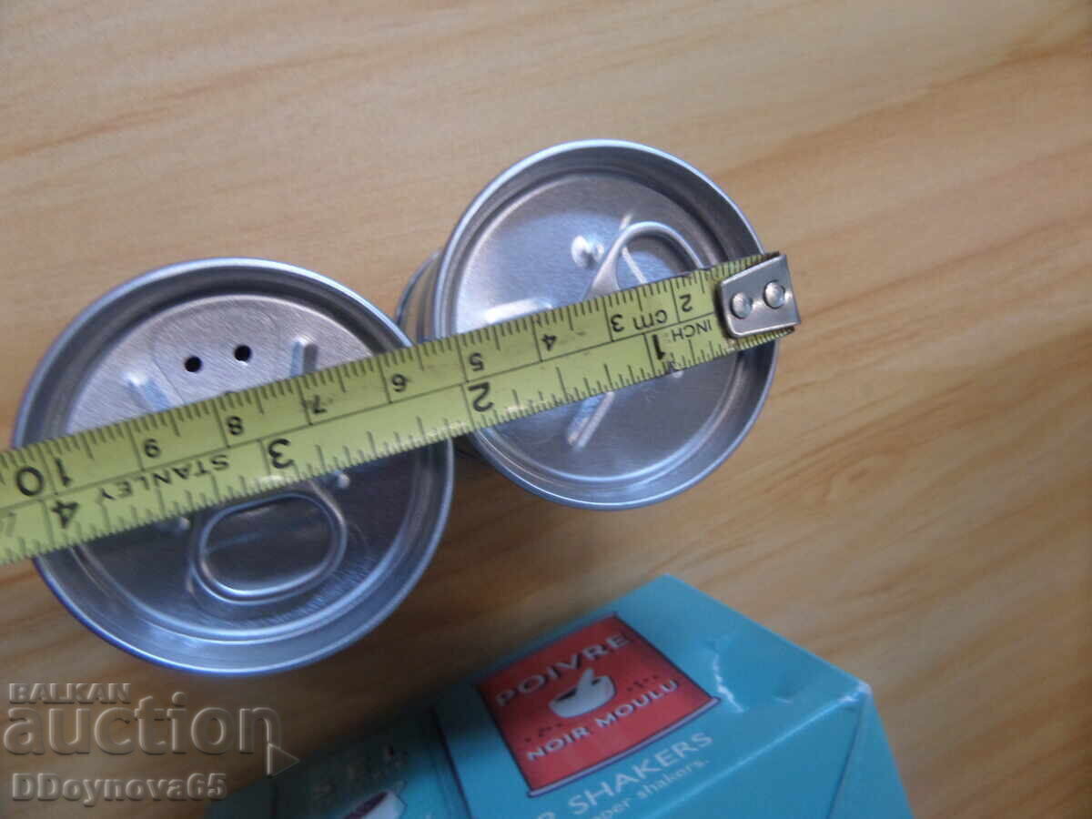 Salt and pepper shakers - original set - 7