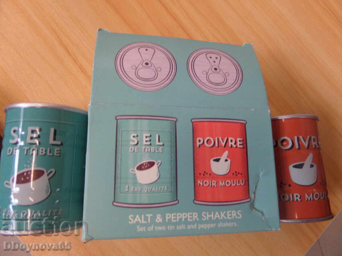 Set original de solniță și piperniță